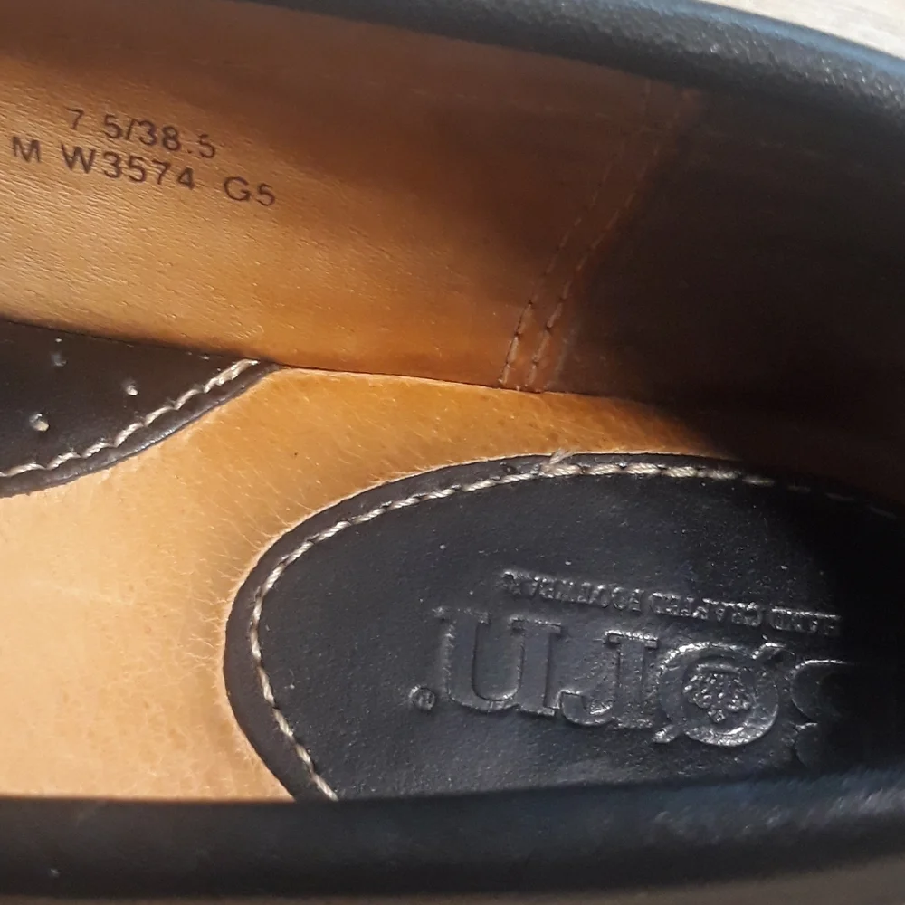 Vintage Born Women's Black Penny Loafers / Size 7.5 Square Toe Slip On Shoes